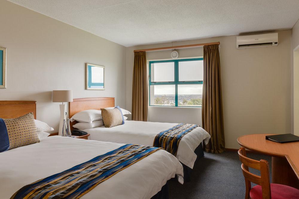 Protea Hotel By Marriott Cape Town Tyger Valley Bellville Eksteriør billede