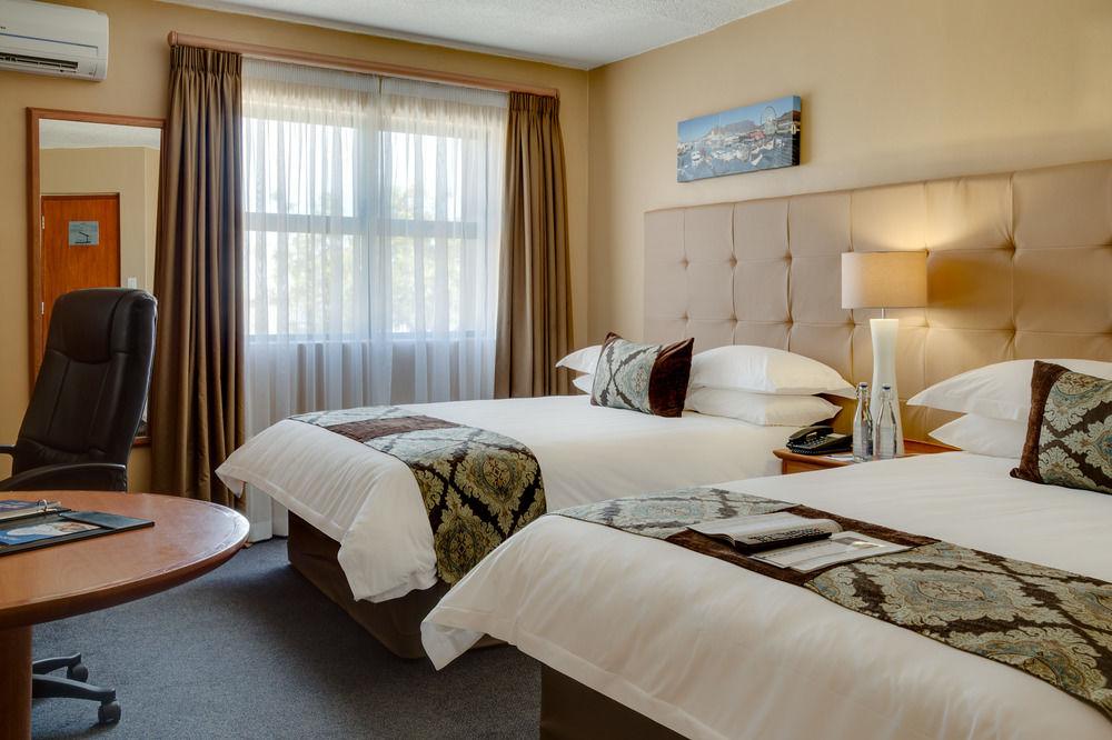 Protea Hotel By Marriott Cape Town Tyger Valley Bellville Eksteriør billede