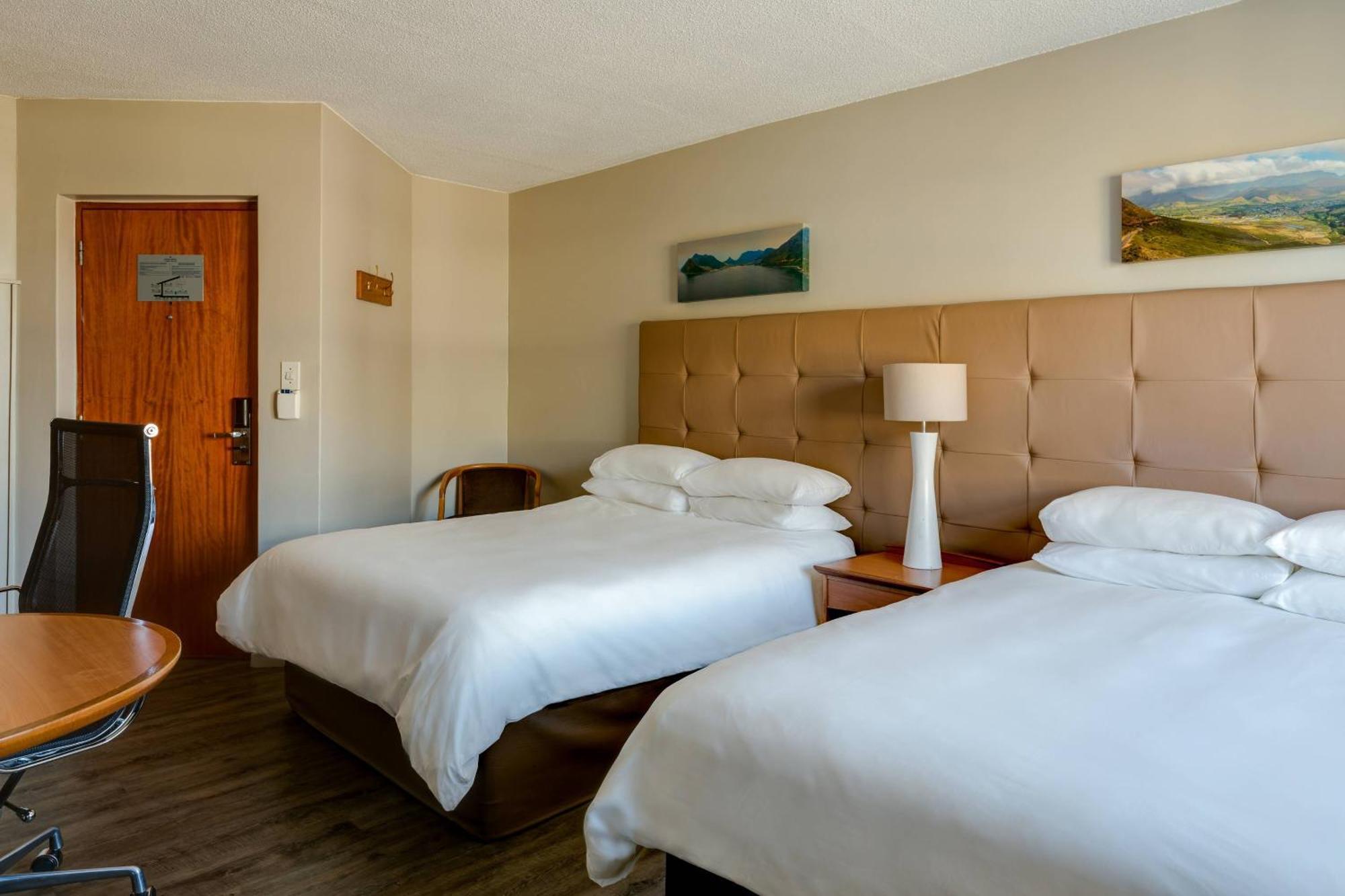 Protea Hotel By Marriott Cape Town Tyger Valley Bellville Eksteriør billede
